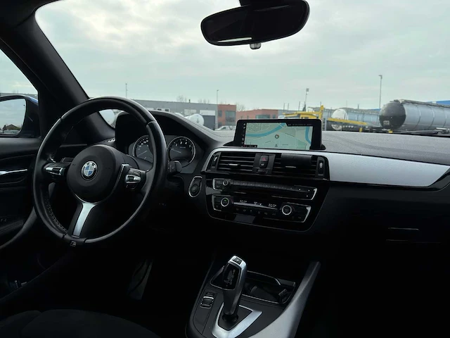 Bmw 1-serie 118i m-sport car 2017 | rj-777-p - afbeelding 18 van  28