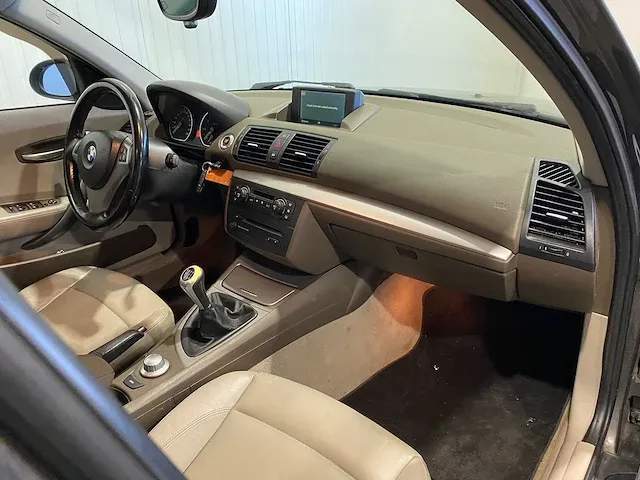 Bmw 1-serie 120i high executive 79-rr-kh - afbeelding 3 van  21