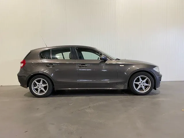 Bmw 1-serie 120i high executive 79-rr-kh - afbeelding 18 van  21