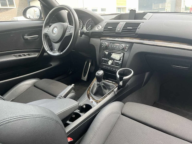 Bmw 1-serie cabrio 118i car 2009 | zt-442-f - afbeelding 25 van  32