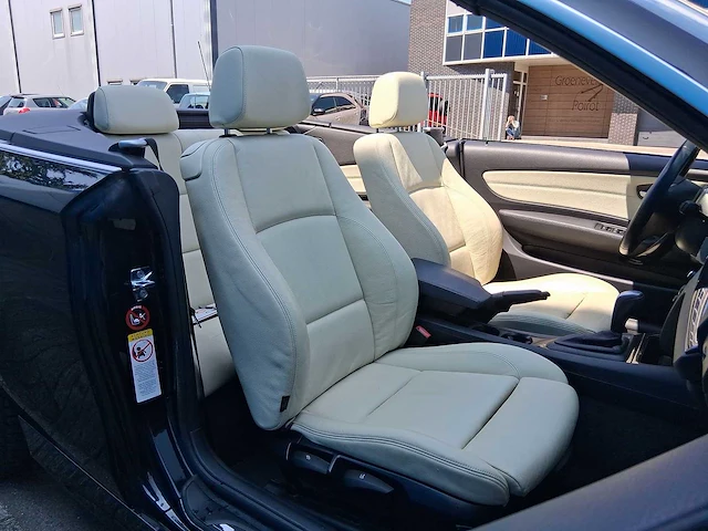 Bmw 1-serie cabrio 120i car 2008 | l-343-rd - afbeelding 25 van  33