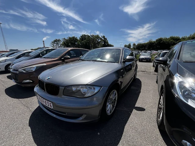 Bmw 1 sportshatch (e81) 116 d crossed flag 115,2010 - afbeelding 1 van  28