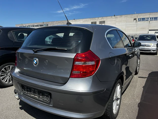 Bmw 1 sportshatch (e81) 116 d crossed flag 115,2010 - afbeelding 23 van  28