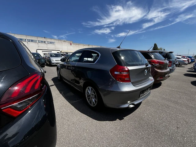 Bmw 1 sportshatch (e81) 116 d crossed flag 115,2010 - afbeelding 25 van  28