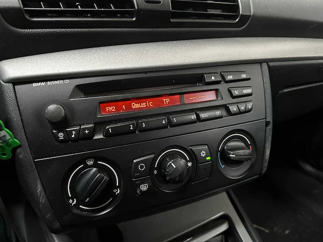 Bmw 116i business line 1-serie 116pk 2006, 77-sg-jz - afbeelding 25 van  34