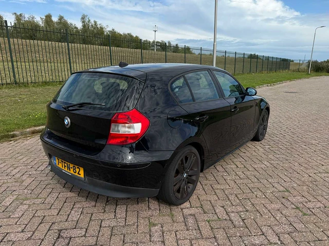 Bmw 116i executive, 7-tfn-82 - afbeelding 8 van  15