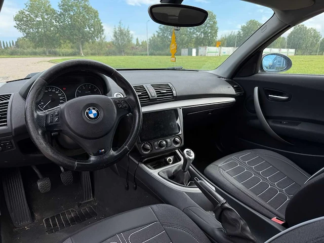 Bmw 116i executive, 7-tfn-82 - afbeelding 12 van  15