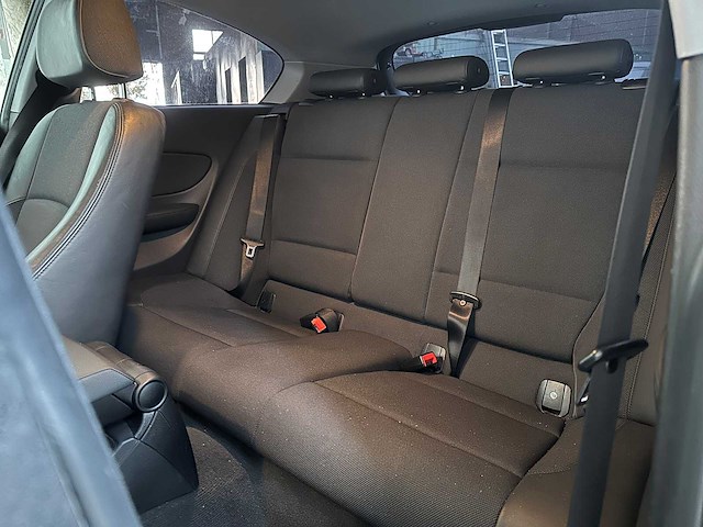 Bmw 118i 1-serie 143pk 2008, l-668-xd - afbeelding 25 van  38