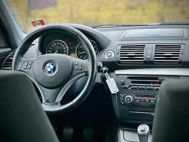 Bmw 118i business line; 06-jgt-4 - afbeelding 3 van  16
