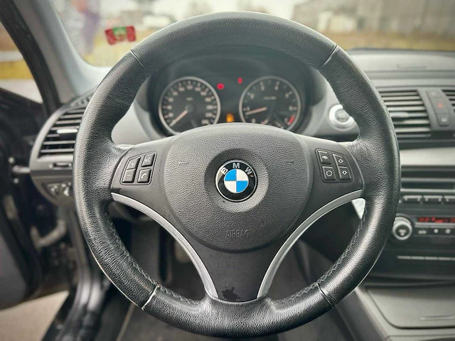 Bmw 118i business line; 06-jgt-4 - afbeelding 4 van  16