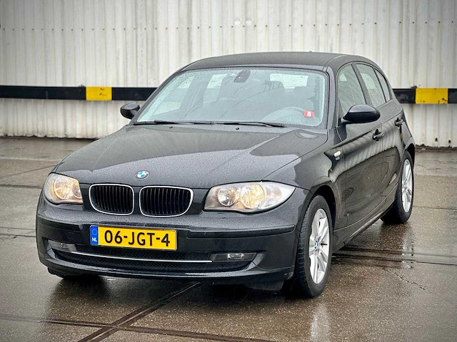 Bmw 118i business line; 06-jgt-4 - afbeelding 1 van  16