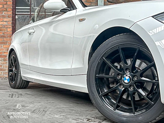 Bmw 118i cabriolet executive 143pk 2009 1-serie, 91-njh-7 - afbeelding 3 van  51