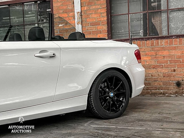 Bmw 118i cabriolet executive 143pk 2009 1-serie, 91-njh-7 - afbeelding 45 van  51