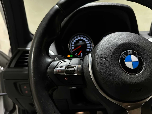 Bmw 118i edition m sport shadow executive 136pk 2017 1-serie, l-072-kz - afbeelding 16 van  42