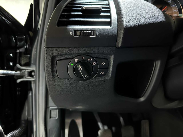Bmw 130i 3.0 m-sport e87 265pk 2006 1-serie 5-deurs, 18-tb-kr youngtimer - afbeelding 11 van  39