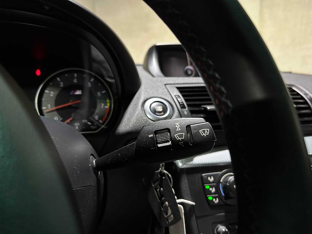 Bmw 130i 3.0 m-sport e87 265pk 2006 1-serie 5-deurs, 18-tb-kr youngtimer - afbeelding 16 van  39