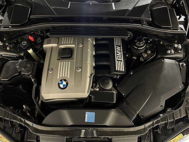 Bmw 130i 3.0 m-sport e87 265pk 2006 1-serie 5-deurs, 18-tb-kr youngtimer - afbeelding 32 van  39