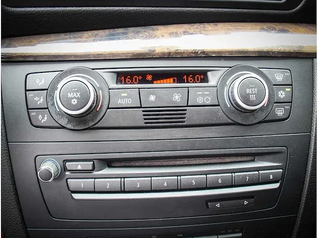 Bmw 135i cabrio high executive automaat, 7-tgf-41 - afbeelding 13 van  19