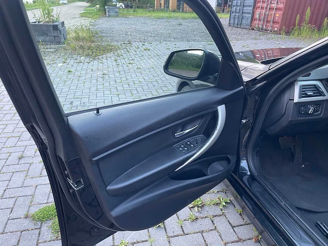 Bmw 2015 3 serie 318d personenauto - afbeelding 16 van  42