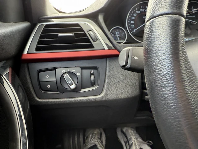 Bmw 3 (f30 lci) 318 da 136 at, 2018 - afbeelding 11 van  31