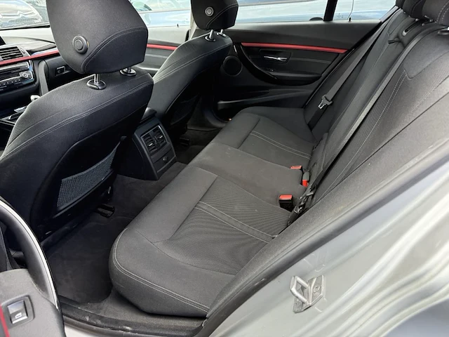 Bmw 3 (f30 lci) 318 da 136 at, 2018 - afbeelding 16 van  31