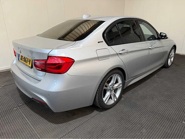 Bmw 3-serie - 330e - m uitgevoerd - personenauto - 2016 - afbeelding 5 van  32