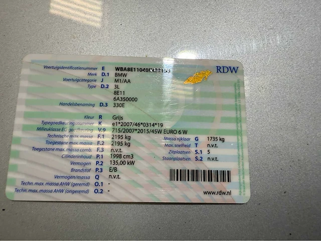 Bmw 3-serie - 330e - m uitgevoerd - personenauto - 2016 - afbeelding 15 van  32