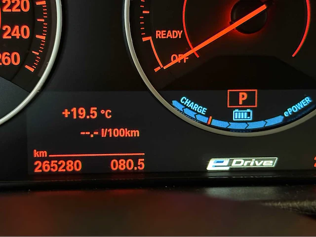 Bmw 3-serie - 330e - m uitgevoerd - personenauto - 2016 - afbeelding 18 van  32