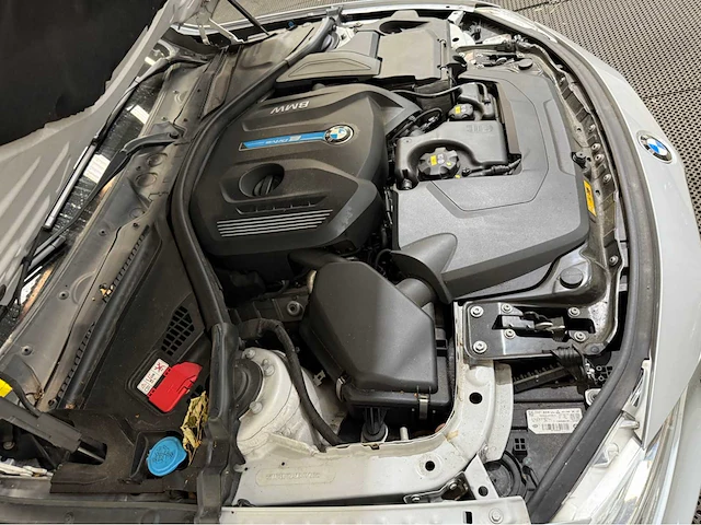 Bmw 3-serie - 330e - m uitgevoerd - personenauto - 2016 - afbeelding 21 van  32