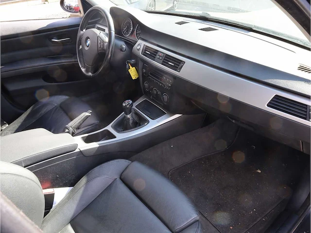 Bmw 3-serie 318i, 2005, 51-rv-tk - afbeelding 15 van  25