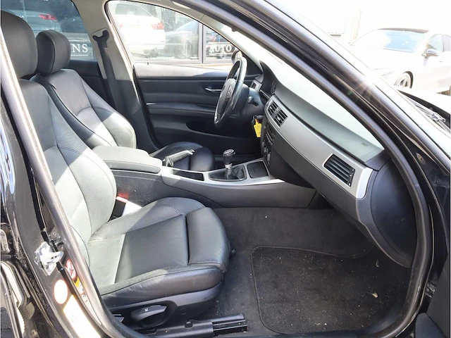 Bmw 3-serie 318i, 2005, 51-rv-tk - afbeelding 16 van  25