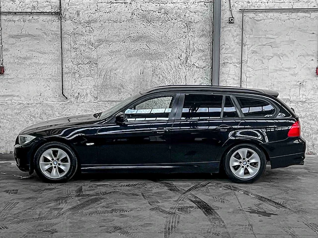 Bmw 3-serie 318i business line 143pk 2010, l-615-rn - afbeelding 10 van  46