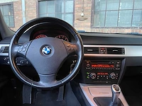Bmw 3-serie 318i business line 143pk 2010, l-615-rn - afbeelding 14 van  46
