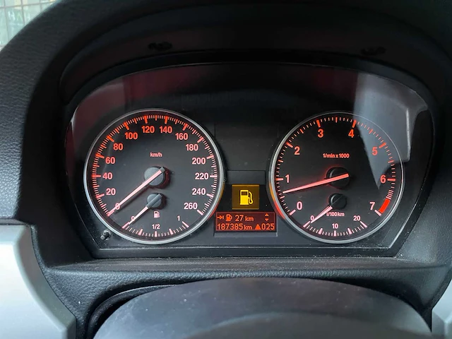 Bmw 3-serie 318i business line 143pk 2010, l-615-rn - afbeelding 20 van  46