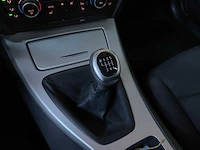 Bmw 3-serie 318i business line 143pk 2010, l-615-rn - afbeelding 21 van  46