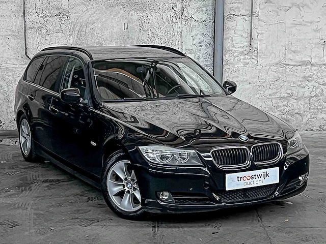 Bmw 3-serie 318i business line 143pk 2010, l-615-rn - afbeelding 44 van  46