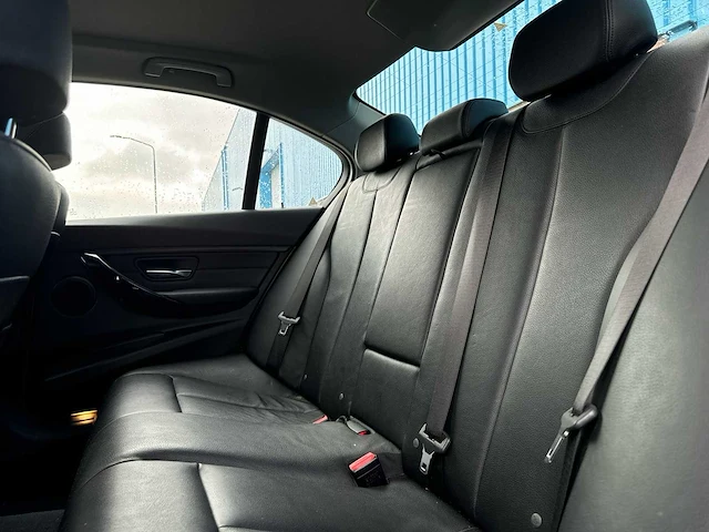 Bmw 3-serie 318i centennial high executive | nn-554-f - afbeelding 15 van  25