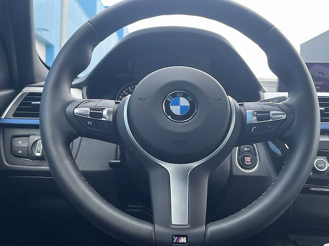 Bmw 3-serie 318i m-sport edition car 2019 | xg-395-g - afbeelding 6 van  27