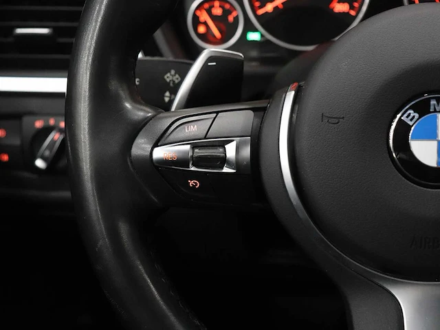 Bmw 3-serie 320i corporate lease executive | pt-892-s - afbeelding 13 van  27
