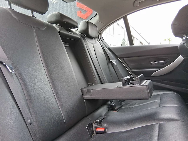 Bmw 3-serie 320i efficientdynamics edition executive 2013 | 5-kjx-59 - afbeelding 21 van  35