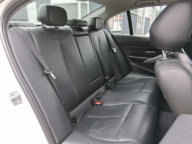Bmw 3-serie 320i efficientdynamics edition executive 2013 | 5-kjx-59 - afbeelding 24 van  35