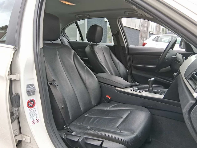 Bmw 3-serie 320i efficientdynamics edition executive 2013 | 5-kjx-59 - afbeelding 26 van  35
