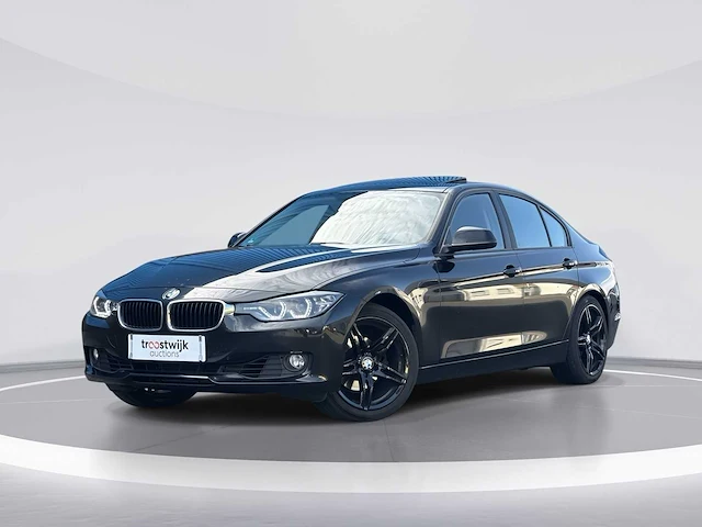 Bmw 3-serie 320i executive car 2012| 64-xdj-7 - afbeelding 1 van  26