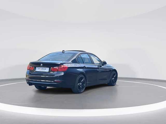 Bmw 3-serie 320i executive car 2012| 64-xdj-7 - afbeelding 23 van  26