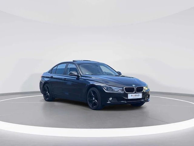 Bmw 3-serie 320i executive car 2012| 64-xdj-7 - afbeelding 24 van  26