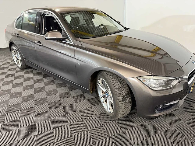 Bmw 3-serie 320i executive sport, 9-khh-40 - afbeelding 11 van  15