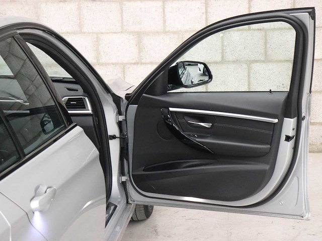 Bmw 3-serie 320i executive sport | pt-892-s - afbeelding 15 van  28