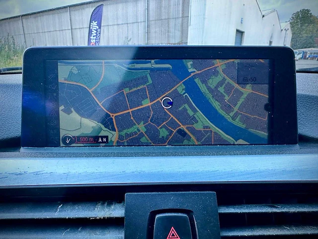 Bmw 3-serie 320i high executive; 88-xkj-4 - afbeelding 4 van  19