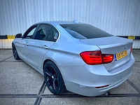 Bmw 3-serie 320i high executive; 88-xkj-4 - afbeelding 14 van  19