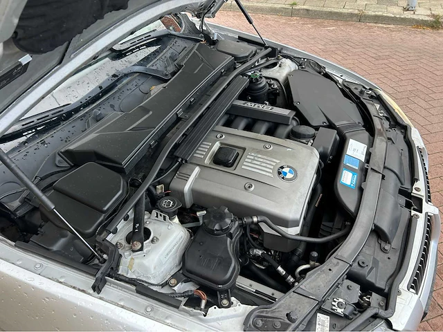 Bmw 3-serie 325i e90 personenauto - afbeelding 3 van  33